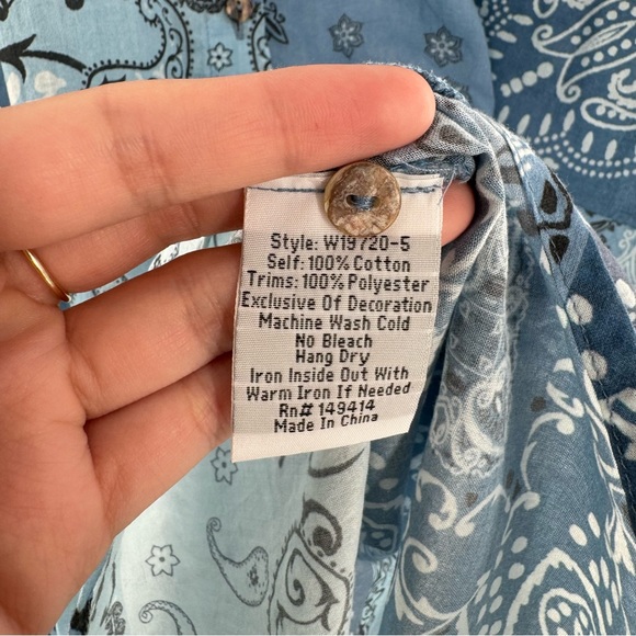 New! Johnny Was Workshop Oversized Shirt Bandana Pattern Embroidered Top Boho XS - Picture 7 of 10